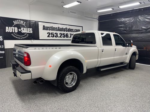 2015 Ford F-350 Super Duty Platinum Crew Cab Lower Image 3
