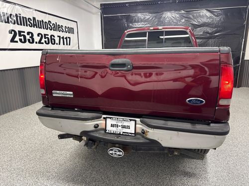 2005 Ford F-350 Super Duty Lariat SuperCab Lower Image 2