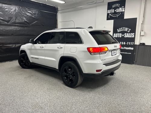 2018 Jeep Grand Cherokee Laredo E Lower Image 1