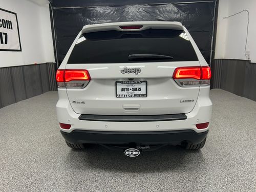 2018 Jeep Grand Cherokee Laredo E Lower Image 2