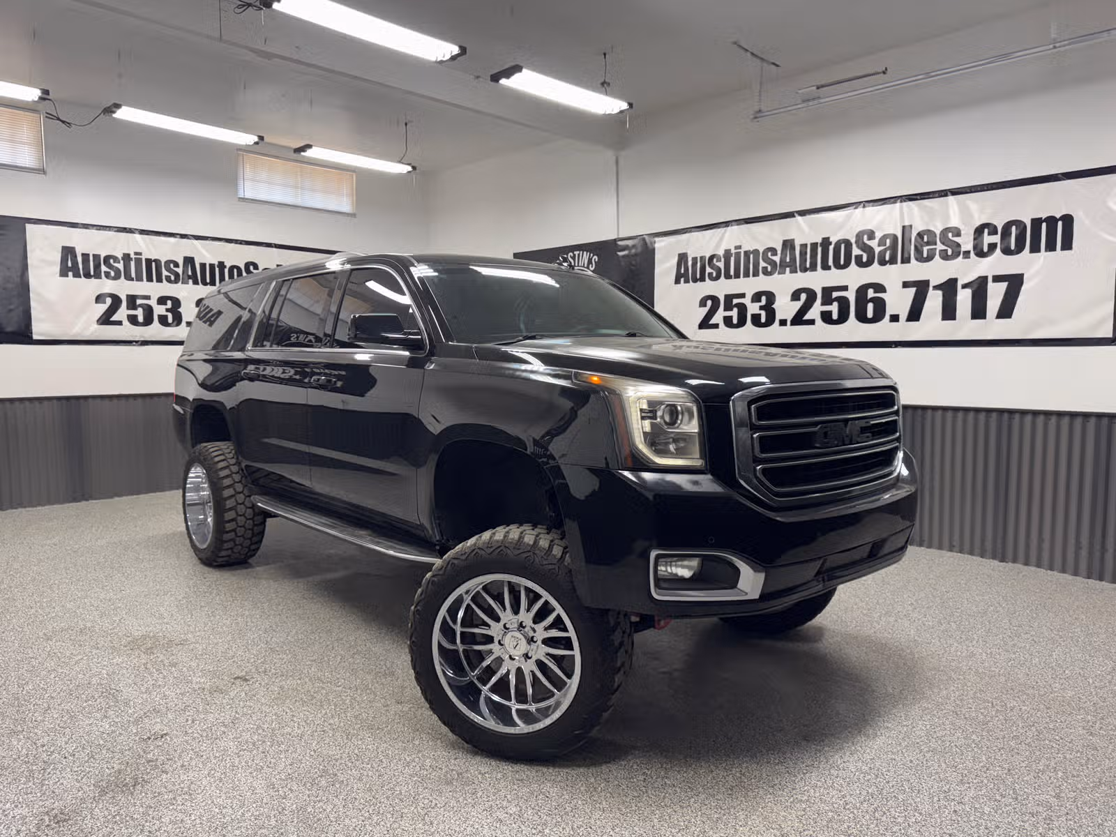2017 GMC Yukon XL SLT Upper Image 1