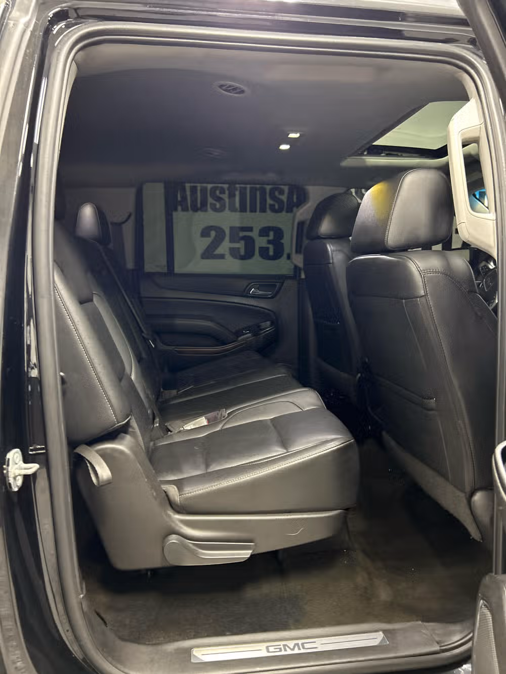 2017 GMC Yukon XL SLT Image 12