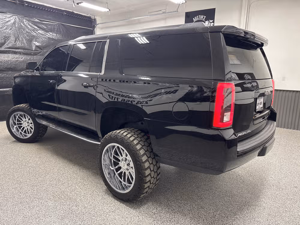 2017 GMC Yukon XL SLT Image 3