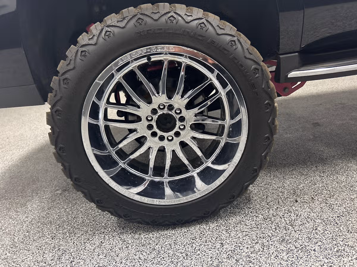2017 GMC Yukon XL SLT Image 5