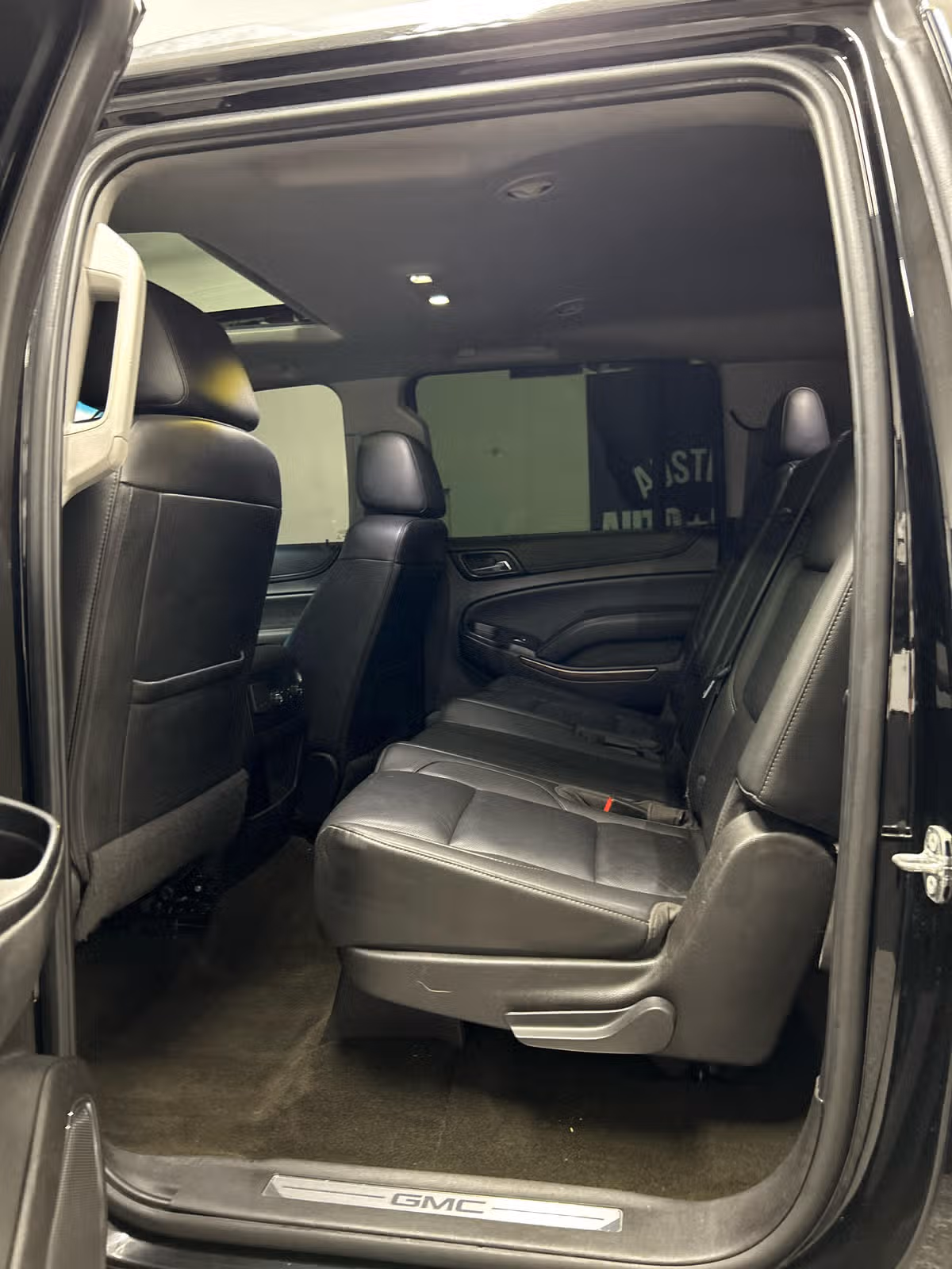 2017 GMC Yukon XL SLT Image 7