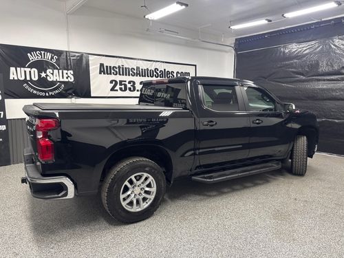 2021 Chevrolet Silverado 1500 LT Crew Cab Lower Image 3