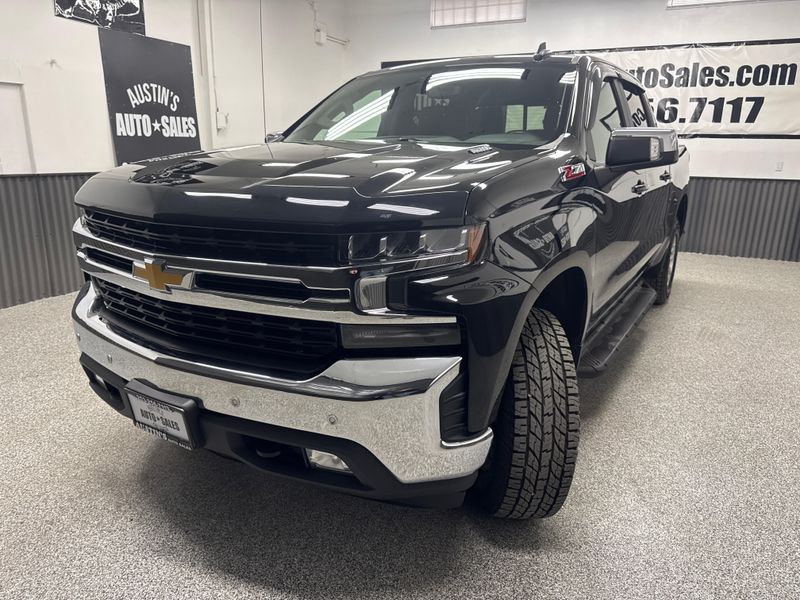 2021 Chevrolet Silverado 1500 LT Crew Cab Upper Image 2