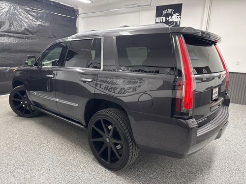 2016 Cadillac Escalade Platinum Lower Image 1