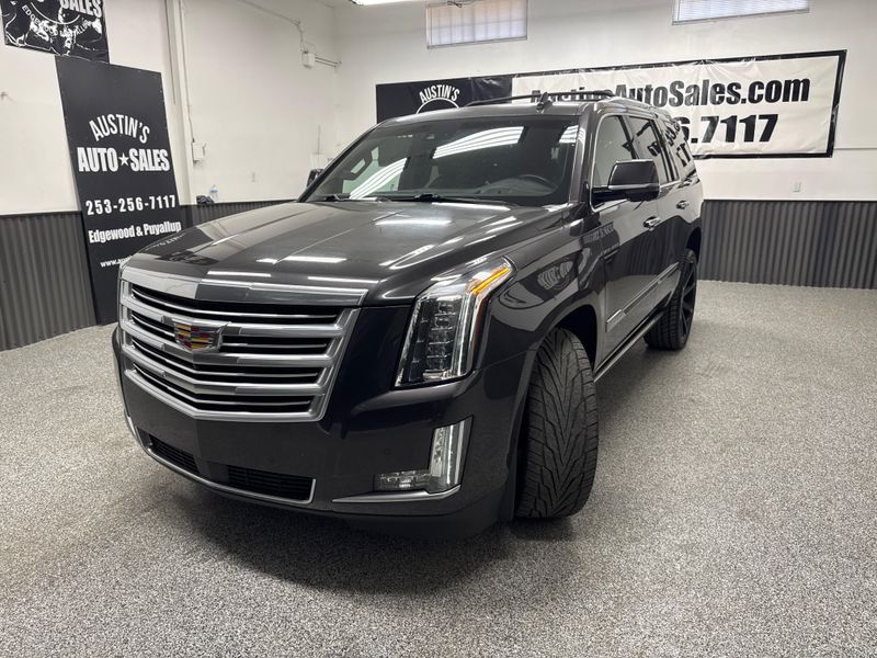 2016 Cadillac Escalade Platinum Upper Image 2
