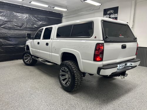 2003 GMC Sierra 1500HD SLT Crew Cab Lower Image 1