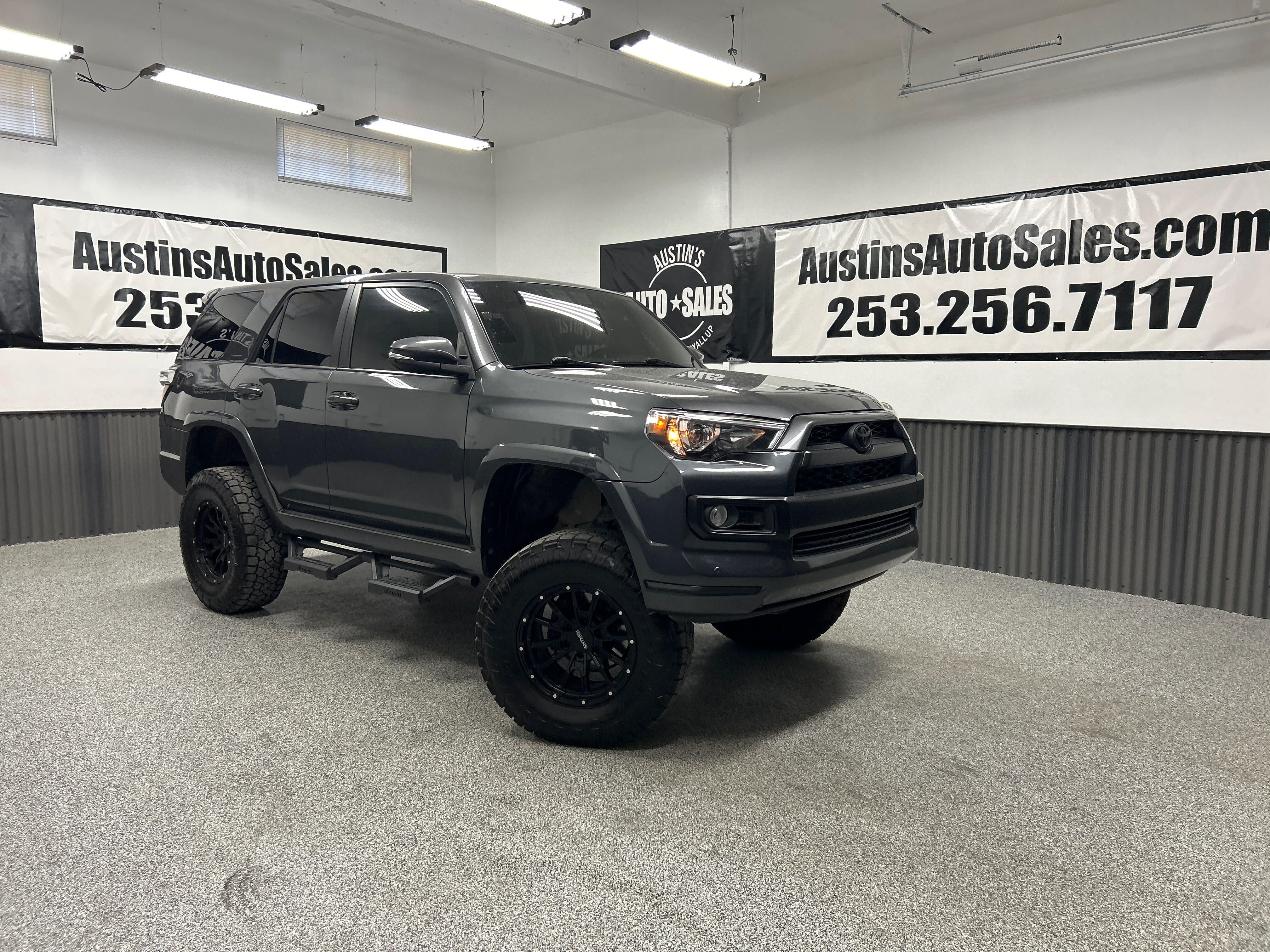 2018 Toyota 4Runner Limited's photo