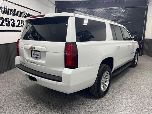 2019 Chevrolet Suburban LT Lower Image 1