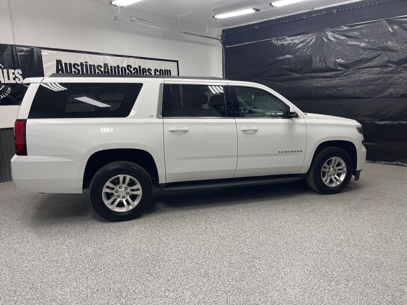 2019 Chevrolet Suburban LT Upper Image 2