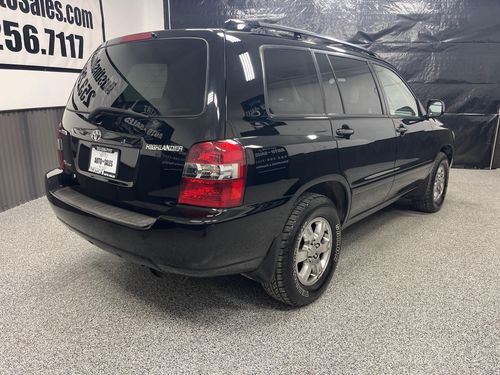 2004 Toyota Highlander Base Lower Image 1