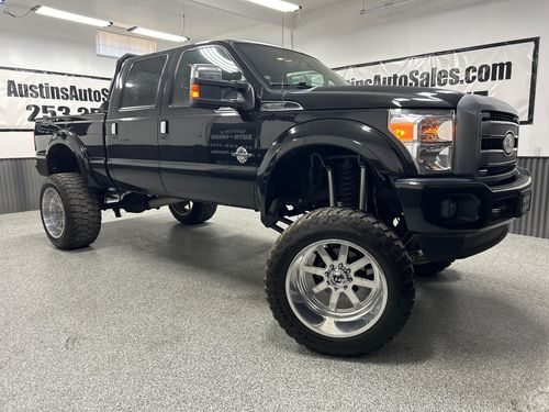 10933 - 2015 Ford F-350 Super Duty Platinum Crew Cab