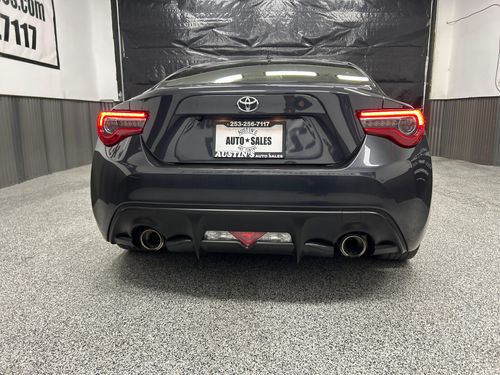 2017 Toyota 86 Base Lower Image 2