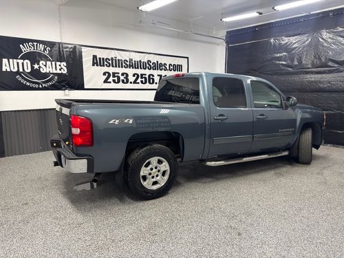 2008 Chevrolet Silverado 1500 LTZ Crew Cab Lower Image 2