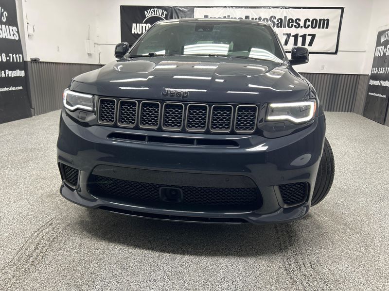 2018 Jeep Grand Cherokee Trackhawk Upper Image 2