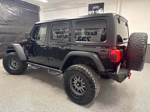 2018 Jeep Wrangler Unlimited Rubicon Lower Image 1