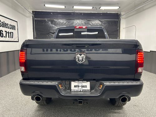 2013 Ram 1500 Sport Crew Cab Lower Image 2
