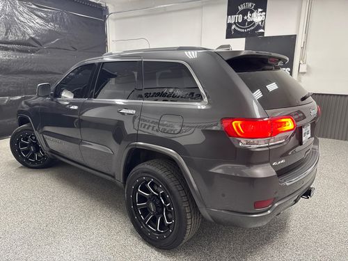 2018 Jeep Grand Cherokee Overland Lower Image 1