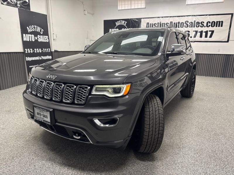2018 Jeep Grand Cherokee Overland Upper Image 2