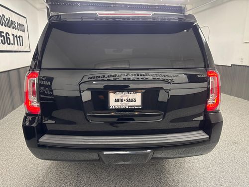 2017 GMC Yukon XL SLT Lower Image 2