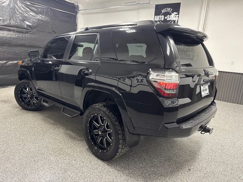2016 Toyota 4Runner SR5 Lower Image 1