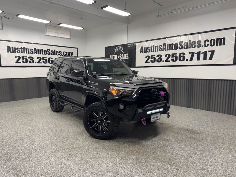 2016 Toyota 4Runner SR5 Upper Image 1