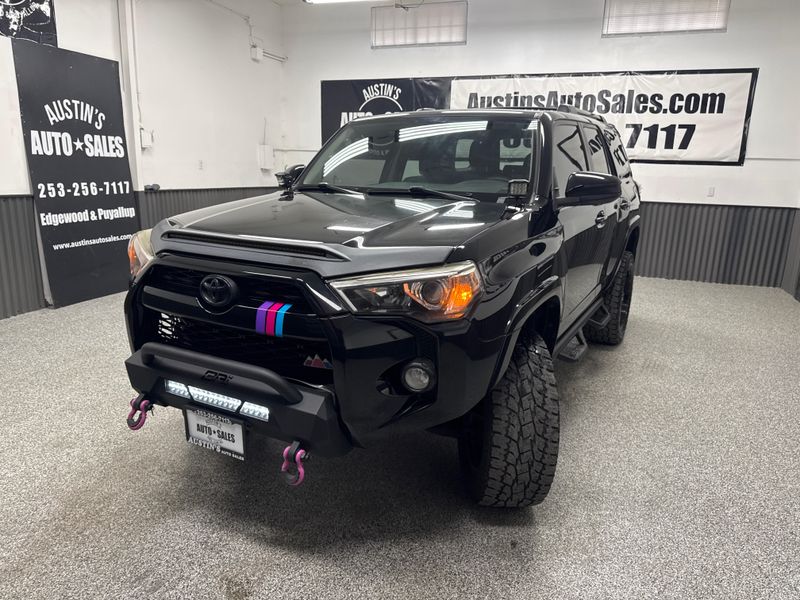 2016 Toyota 4Runner SR5 Upper Image 2