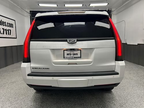 2017 Cadillac Escalade Luxury Lower Image 2