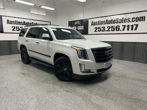 10971 - 2017 Cadillac Escalade Luxury