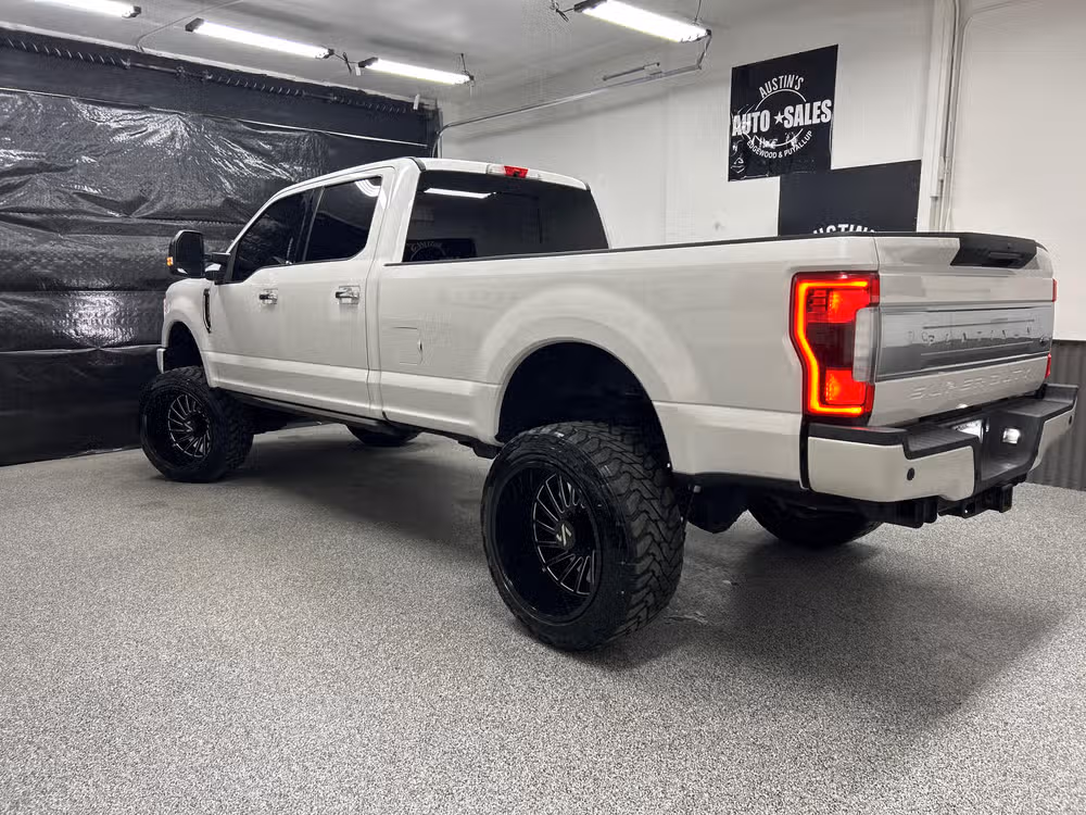 2019 Ford F-350 Super Duty Platinum Crew Cab Lower Image 1
