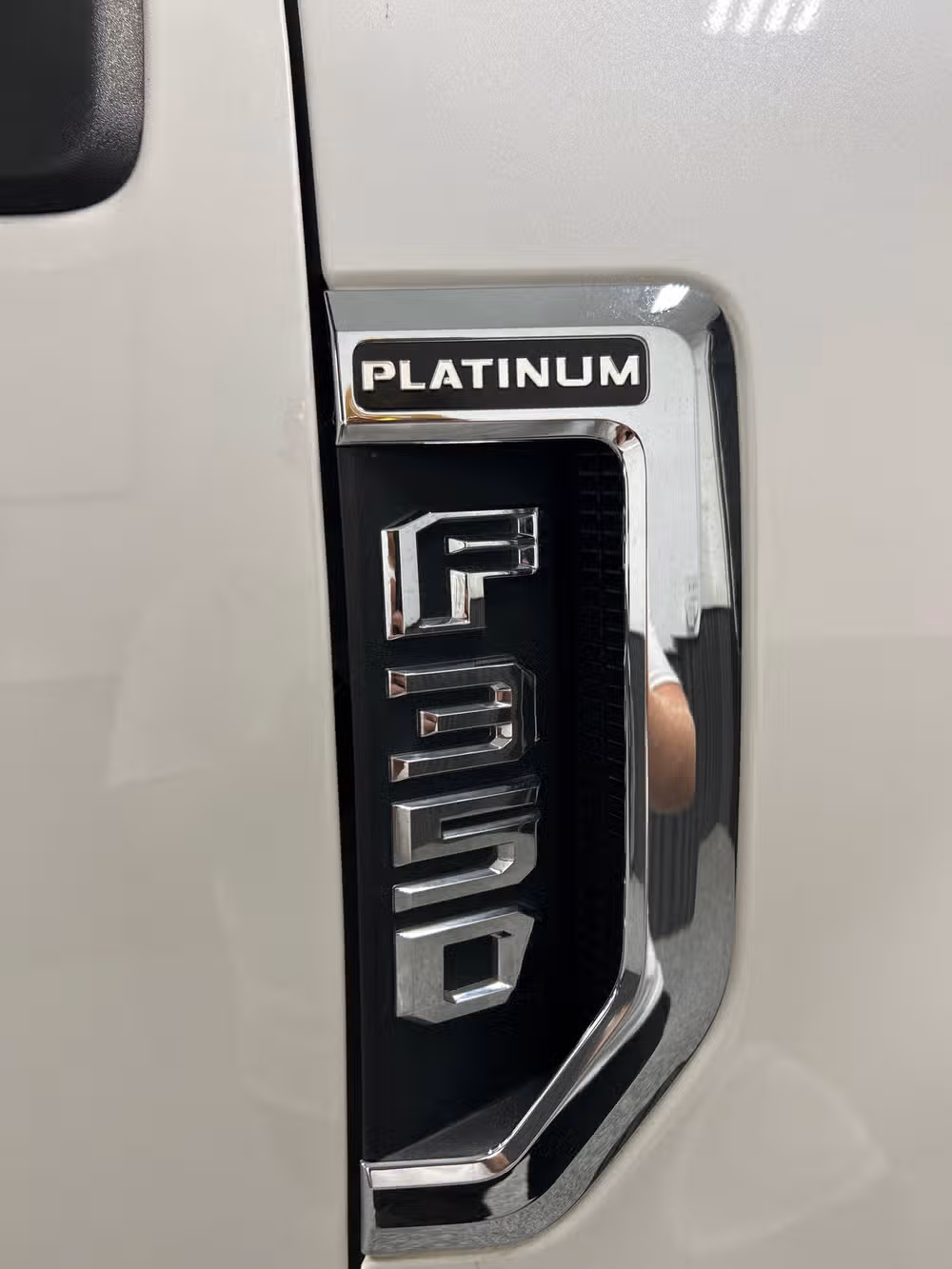 2019 Ford F-350 Super Duty Platinum Crew Cab Image 7