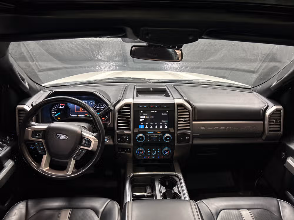 2019 Ford F-350 Super Duty Platinum Crew Cab Image 11