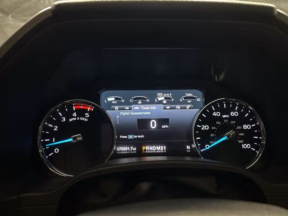 2019 Ford F-350 Super Duty Platinum Crew Cab Image 18