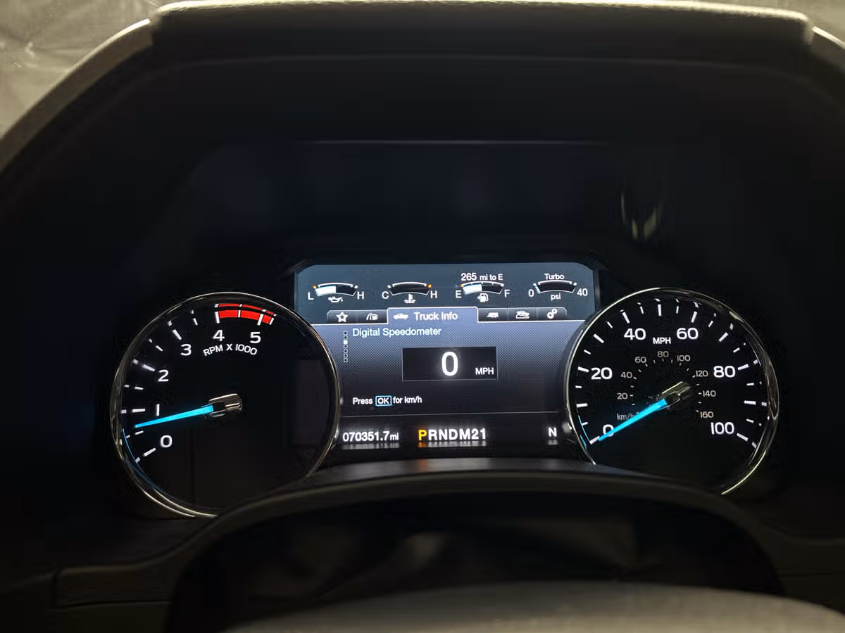 2019 Ford F-350 Super Duty Platinum Crew Cab Image 18