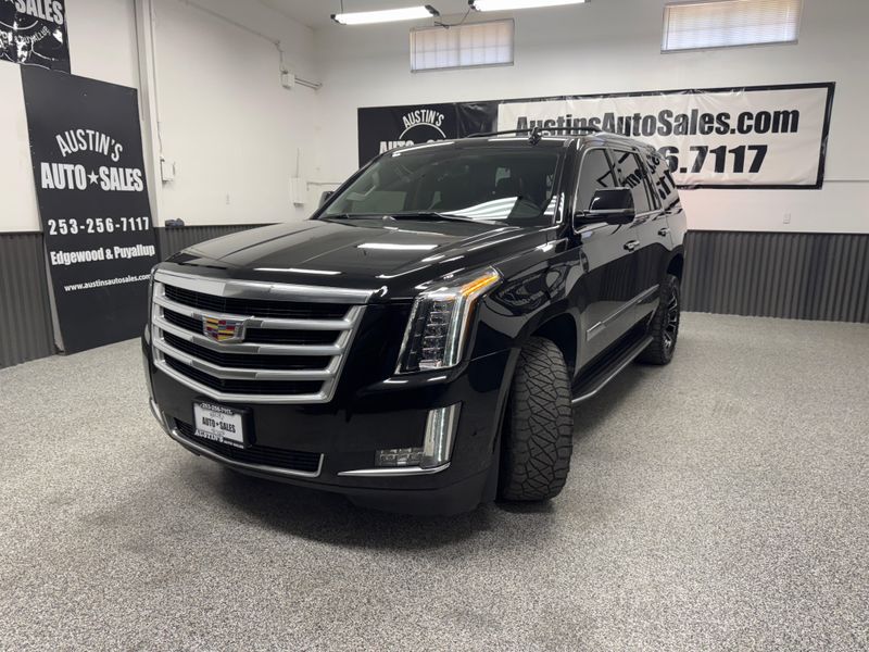 2019 Cadillac Escalade Luxury Upper Image 2