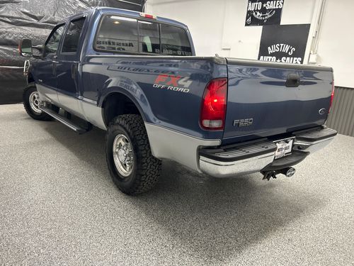 2004 Ford F-250 Super Duty Lariat Crew Cab Lower Image 1