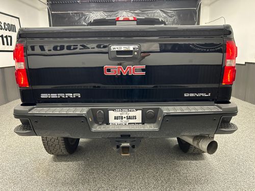 2018 GMC Sierra 3500HD Denali Crew Cab Lower Image 3