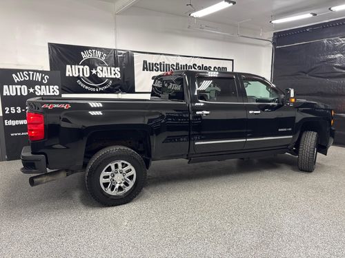 2016 Chevrolet Silverado 3500HD LTZ Crew Cab Lower Image 3