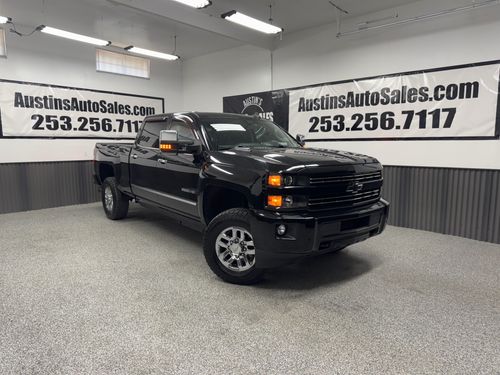 10946 - 2016 Chevrolet Silverado 3500HD LTZ Crew Cab