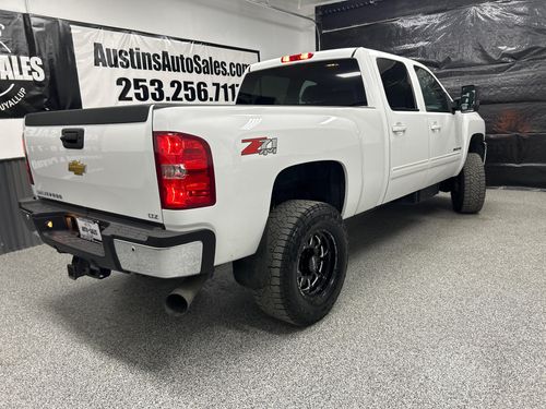 2012 Chevrolet Silverado 3500HD LTZ Crew Cab Lower Image 3