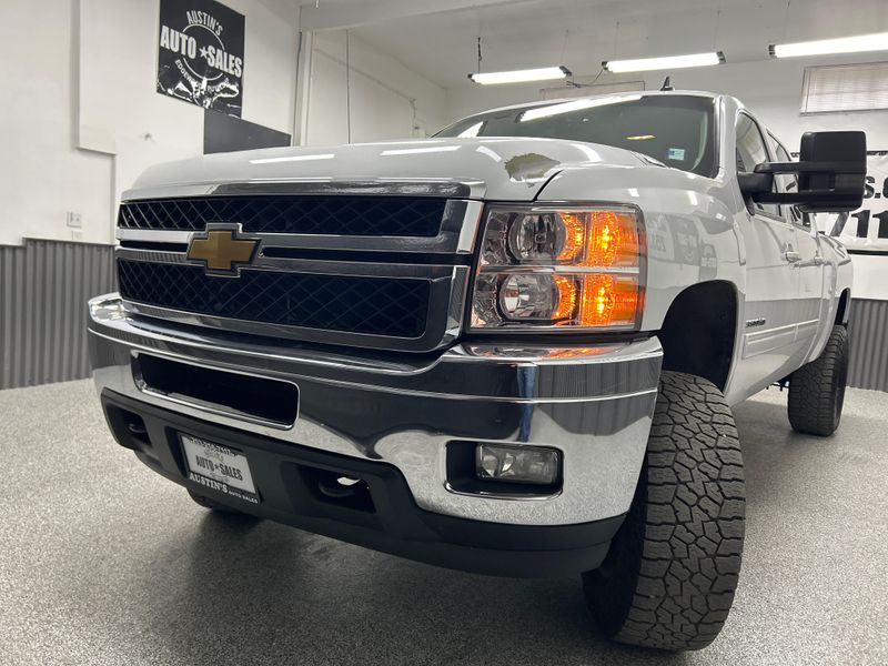 2012 Chevrolet Silverado 3500HD LTZ Crew Cab Upper Image 2