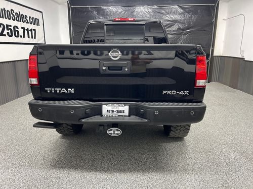 2014 Nissan Titan PRO-4X Crew Cab Lower Image 2