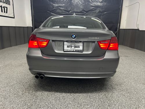 2009 BMW 3 Series 328i Lower Image 2