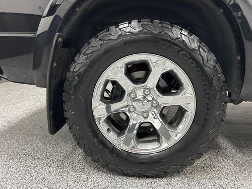 2014 Ram 1500 Laramie Crew Cab Lower Image 3