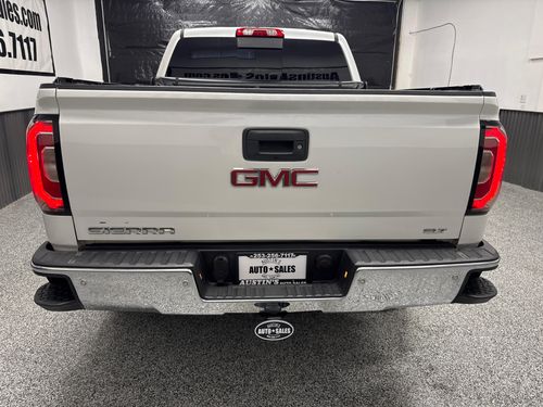 2018 GMC Sierra 1500 SLT Crew Cab Lower Image 2