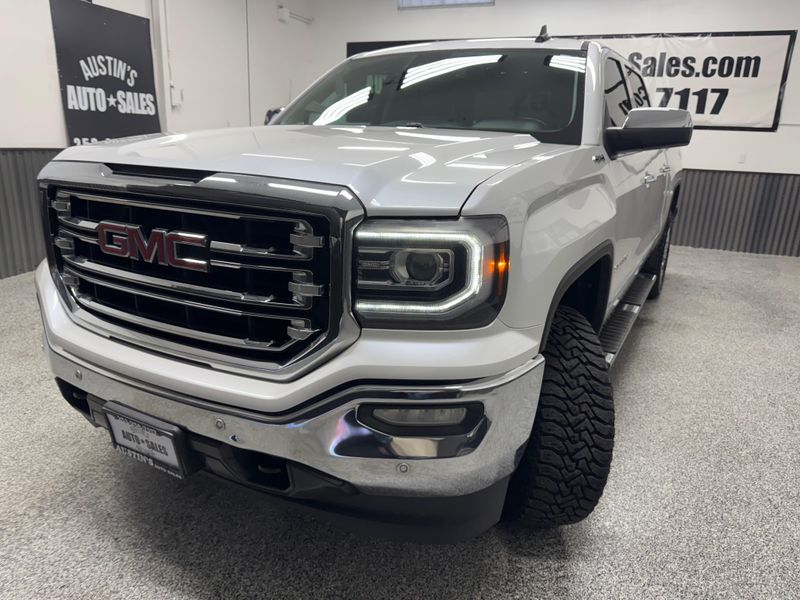 2018 GMC Sierra 1500 SLT Crew Cab Upper Image 2