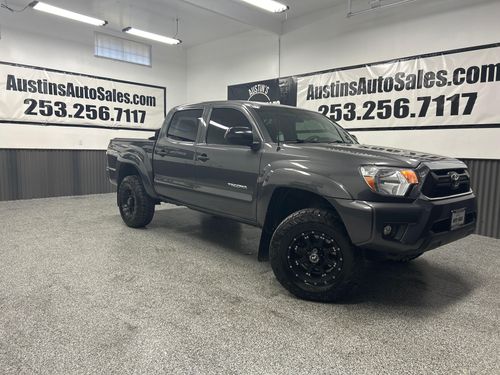 10677A - 2014 Toyota Tacoma V6 Double Cab